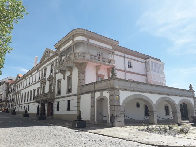 Presentación del libro sobre la antigua Capitanía General de Marina y la iglesia castrense de San Francisco, en el Ferrol